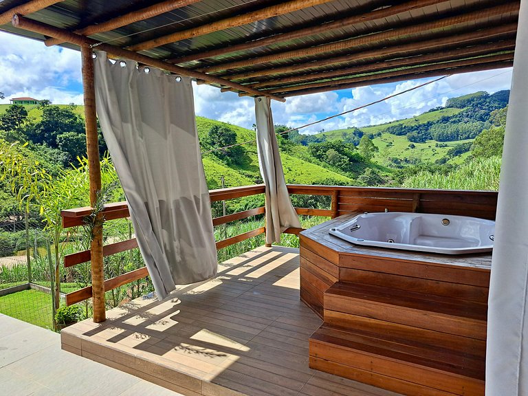 Chalé Aconchegante com Jacuzzi Privativa IIII