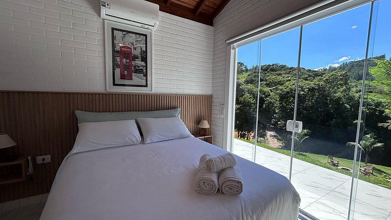 Chalé Aconchegante com Jacuzzi Privativa II