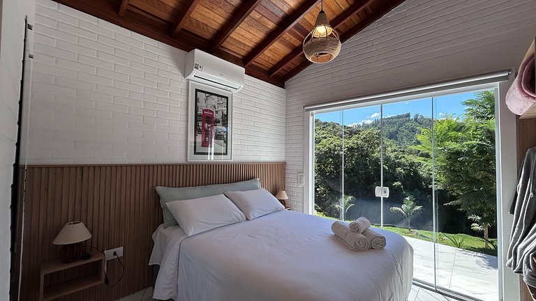 Chalé Aconchegante com Jacuzzi Privativa II