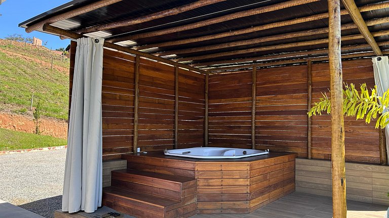 Chalé Aconchegante com Jacuzzi Privativa II