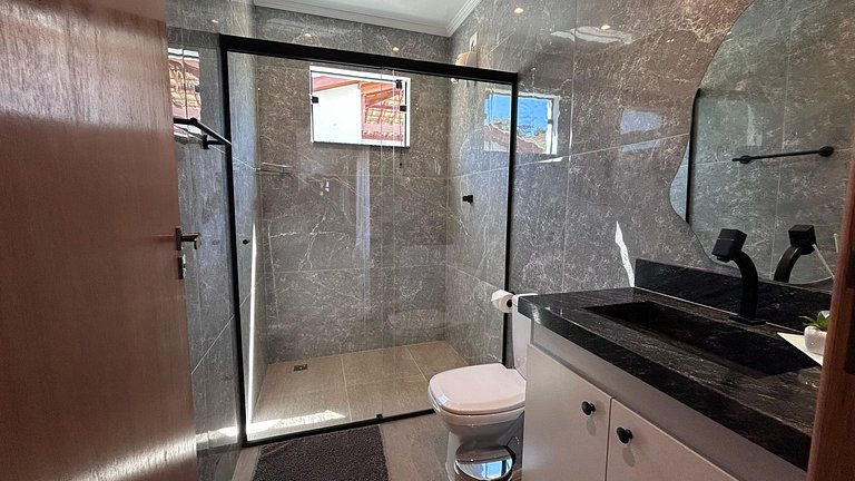 Chalé Aconchegante com Jacuzzi Privativa III