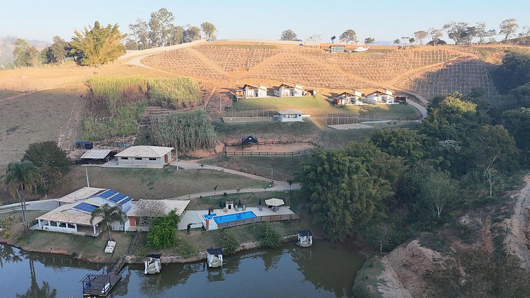 Chalé Aconchegante com Jacuzzi Privativa II